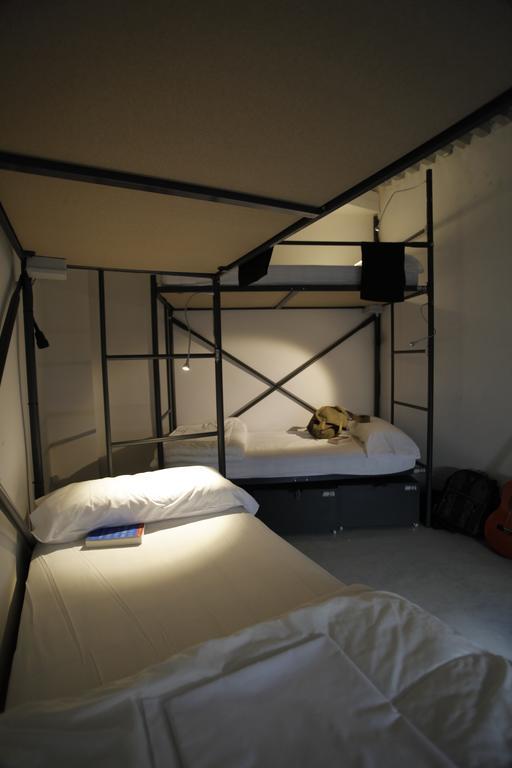 Traveller Box Hostel Seville Exterior photo